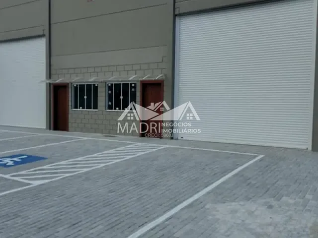 Galpão / Barracão com 600m², para alugar, no bairro Rio Caveiras em Biguaçu