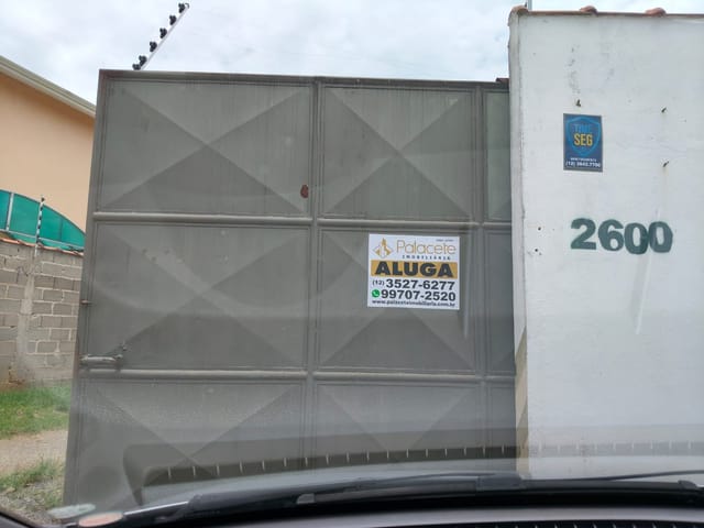 Galpão / Barracão com 2500m², para alugar, no bairro Jardim Cristina em Pindamonhangaba