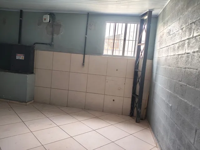 Galpão / Barracão com 2500m², para alugar, no bairro Jardim Cristina em Pindamonhangaba