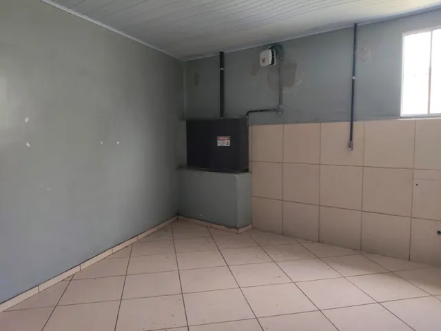 Galpão / Barracão com 2500m², para alugar, no bairro Jardim Cristina em Pindamonhangaba