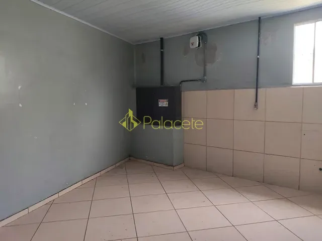 Galpão / Barracão com 2500m², para alugar, no bairro Jardim Cristina em Pindamonhangaba