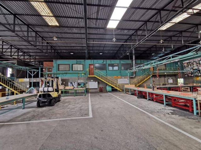 Galpão / Barracão com 10250m², à venda, no bairro Jardim Monte Alegre em São Paulo