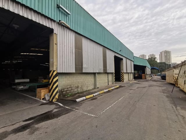 Galpão / Barracão com 10250m², à venda, no bairro Jardim Monte Alegre em São Paulo