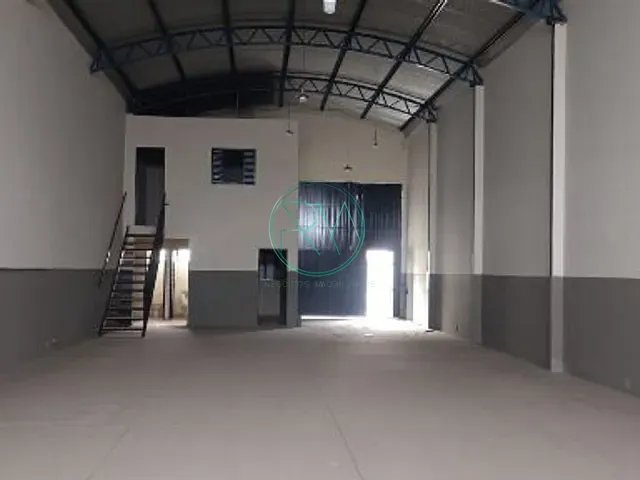 Galpão / Barracão com 400m², para alugar, no bairro Jardim Morumbi em Cambé