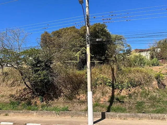 Galpão / Barracão com 1235m², à venda, no bairro Jardim Lepiane em Guaxupé