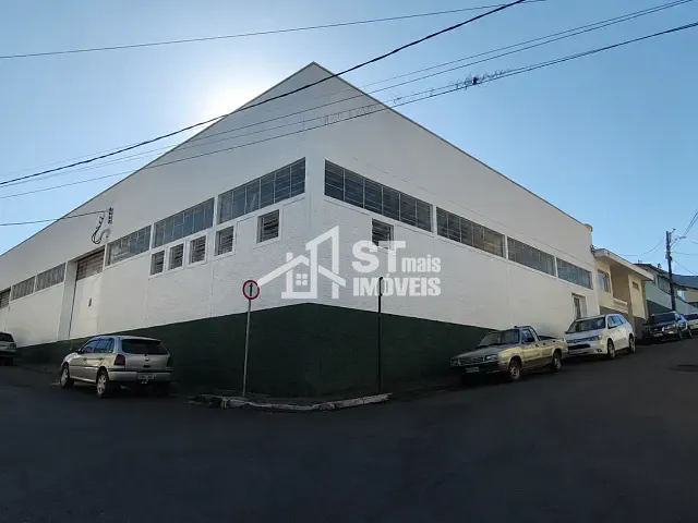 Galpão / Barracão com 1222m², para alugar, no bairro Jardim América em Andradas