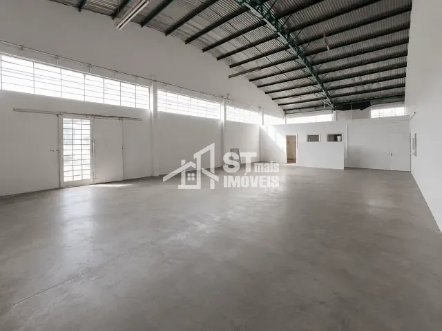 Galpão / Barracão com 1222m², para alugar, no bairro Jardim América em Andradas