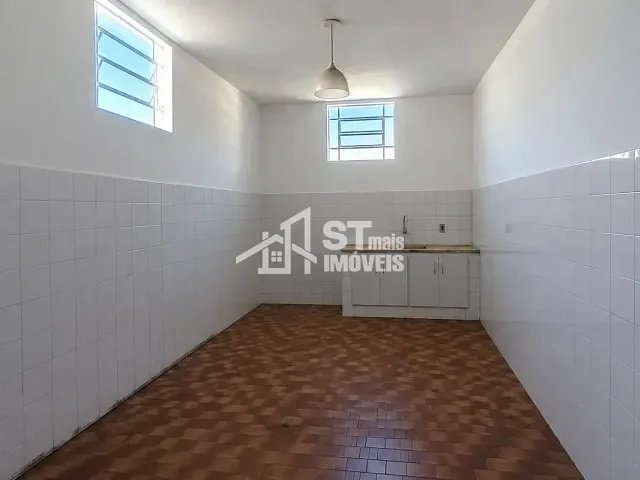 Galpão / Barracão com 1222m², para alugar, no bairro Jardim América em Andradas