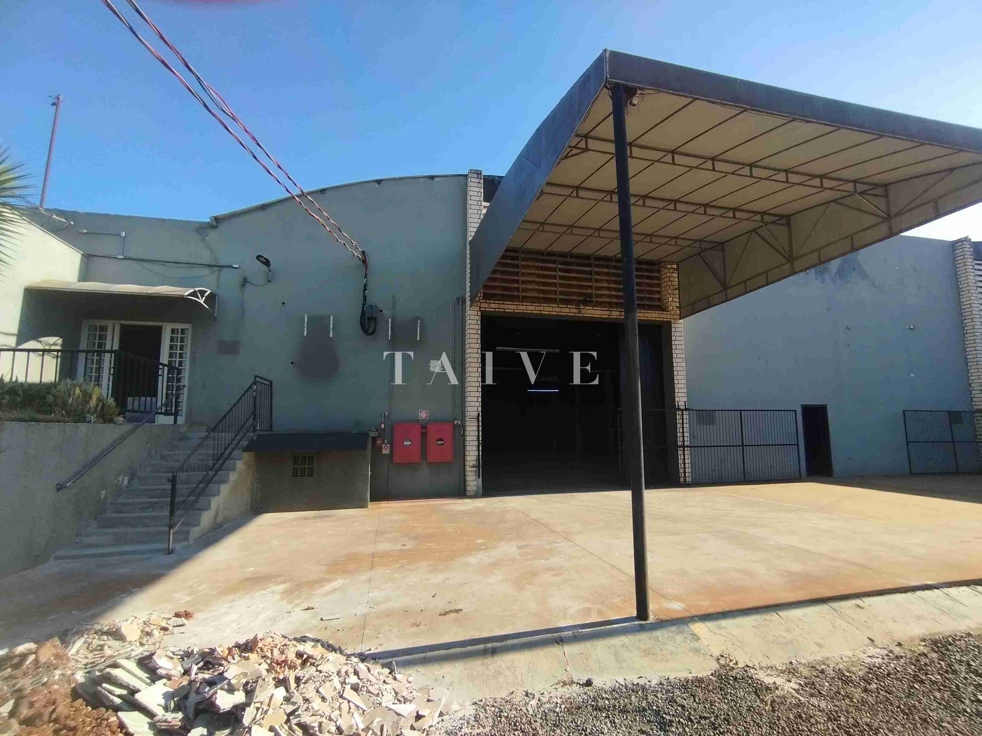 Depósito-Galpão-Armazém para alugar, 2200m² - Foto 2