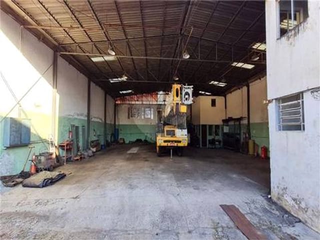 Galpão / Barracão com 825m², à venda, no bairro Vila Moraes em São Paulo