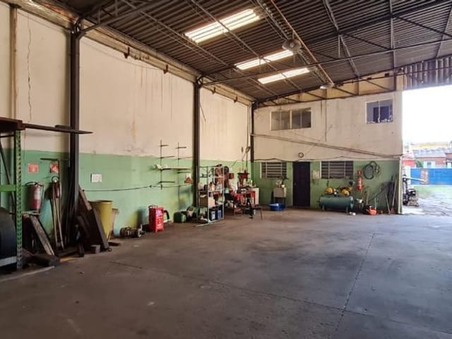 Galpão / Barracão com 825m², à venda, no bairro Vila Moraes em São Paulo