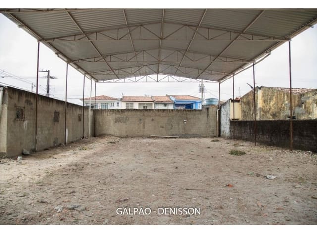 Galpão / Barracão com 300m², para alugar, no bairro Santos Dumont em Aracaju