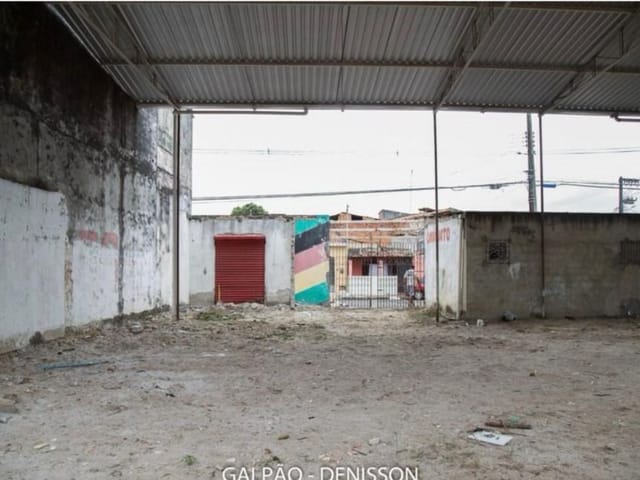 Galpão / Barracão com 300m², para alugar, no bairro Santos Dumont em Aracaju