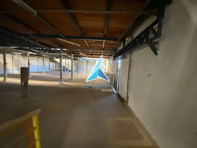 Galpão / Barracão com 5206m², à venda, no bairro Distrito Industrial em Governador Valadares
