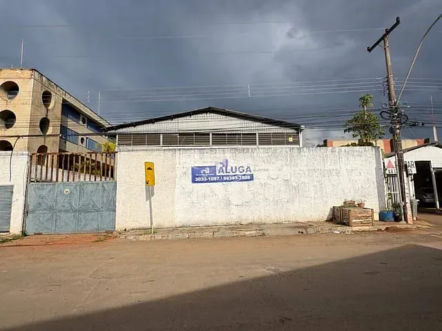 Galpão / Barracão com 1000m², para alugar, no bairro Zona Industrial em Brasília