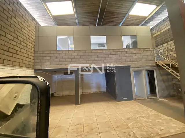 Galpão / Barracão com 294m², para alugar, no bairro Jardim Limoeiro em Camaçari