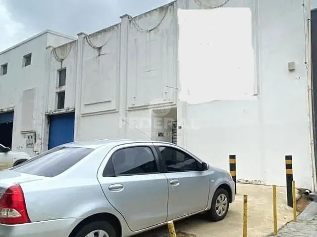 Galpão / Barracão para alugar, no bairro Santa Genoveva em Goiânia