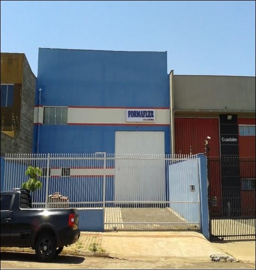 https://static.arboimoveis.com.br/BA0012_GPRDO/barracaoavendaparquerodocentromtsconstrucaomtstotalproximoaoviadutotiradentesebrlondrinapr_1598411175194.jpg