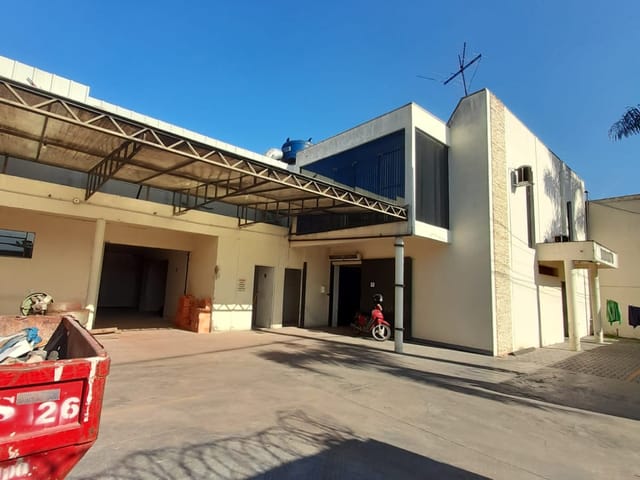Galpão / Barracão com 1250m², para alugar, no bairro Iná em São José dos Pinhais