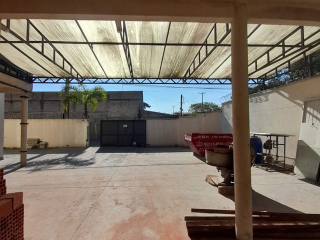 Galpão / Barracão com 1250m², para alugar, no bairro Iná em São José dos Pinhais