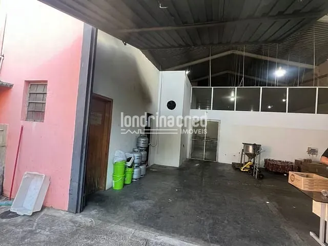 Galpão / Barracão com 400m², para alugar, no bairro Parque Residencial Joaquim Toledo Piza em Londrina