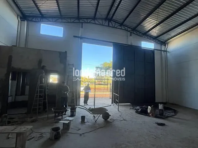 Galpão / Barracão com 400m², para alugar, no bairro Parque Residencial Joaquim Toledo Piza em Londrina