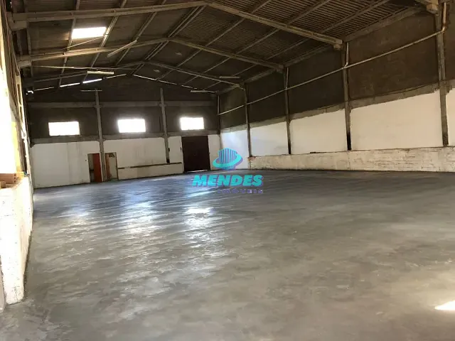 Galpão / Barracão com 500m², para alugar, no bairro Distrito Industrial em Gravataí