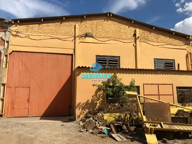 Galpão / Barracão com 500m², para alugar, no bairro Distrito Industrial em Gravataí