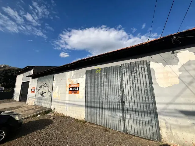 Galpão / Barracão com 100m², para alugar, no bairro Centro em Guarapuava