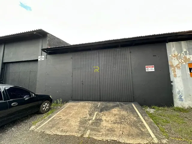 Galpão / Barracão com 100m², para alugar, no bairro Centro em Guarapuava