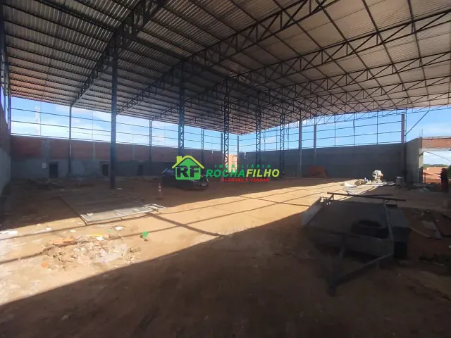 Galpão / Barracão com 2000m² 3 quartos e 3 banheiros, para alugar, no bairro Distrito Industrial em Teresina