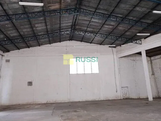 Galpão / Barracão com 1000m², para alugar, no bairro Jardim Satélite em São José dos Campos