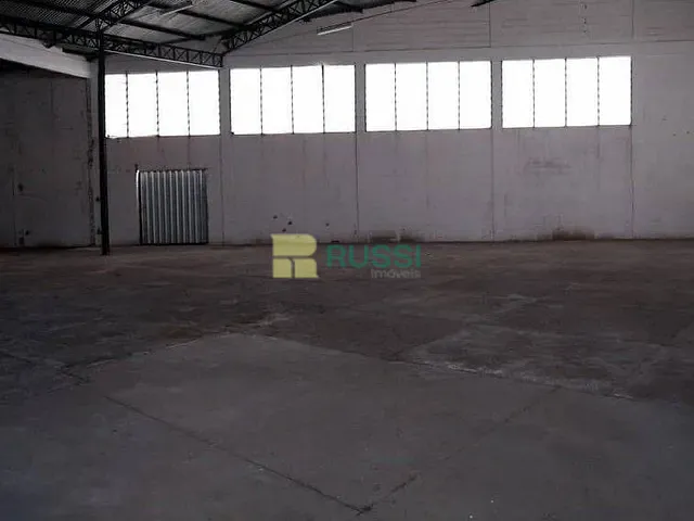 Galpão / Barracão com 1000m², para alugar, no bairro Jardim Satélite em São José dos Campos