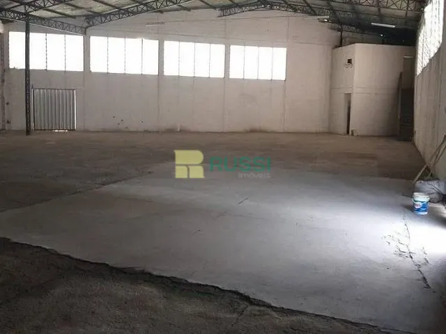 Galpão / Barracão com 1000m², para alugar, no bairro Jardim Satélite em São José dos Campos
