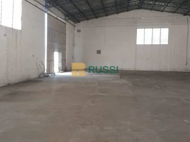 Galpão / Barracão com 1000m², para alugar, no bairro Jardim Satélite em São José dos Campos
