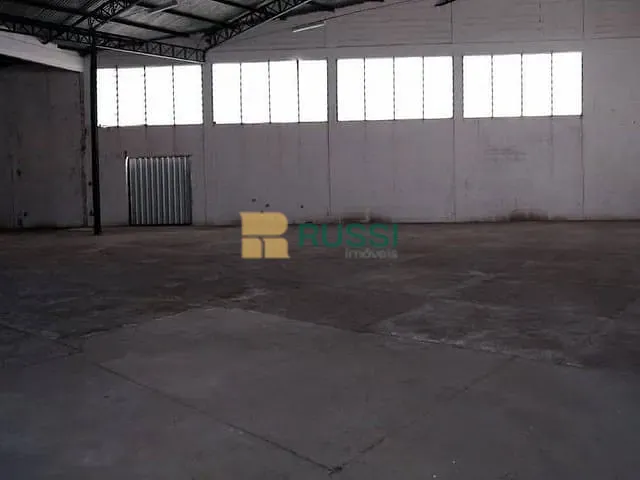 Galpão / Barracão com 1000m², para alugar, no bairro Jardim Satélite em São José dos Campos