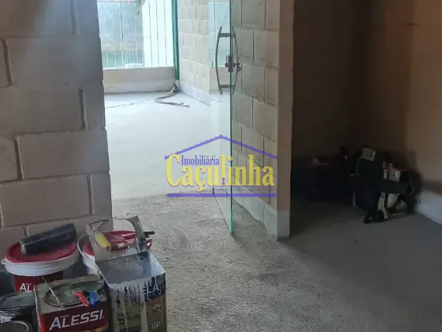 Galpão / Barracão com 920m², à venda, no bairro Ipiabas em Barra do Piraí