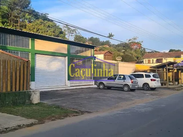 Galpão / Barracão com 920m², à venda, no bairro Ipiabas em Barra do Piraí