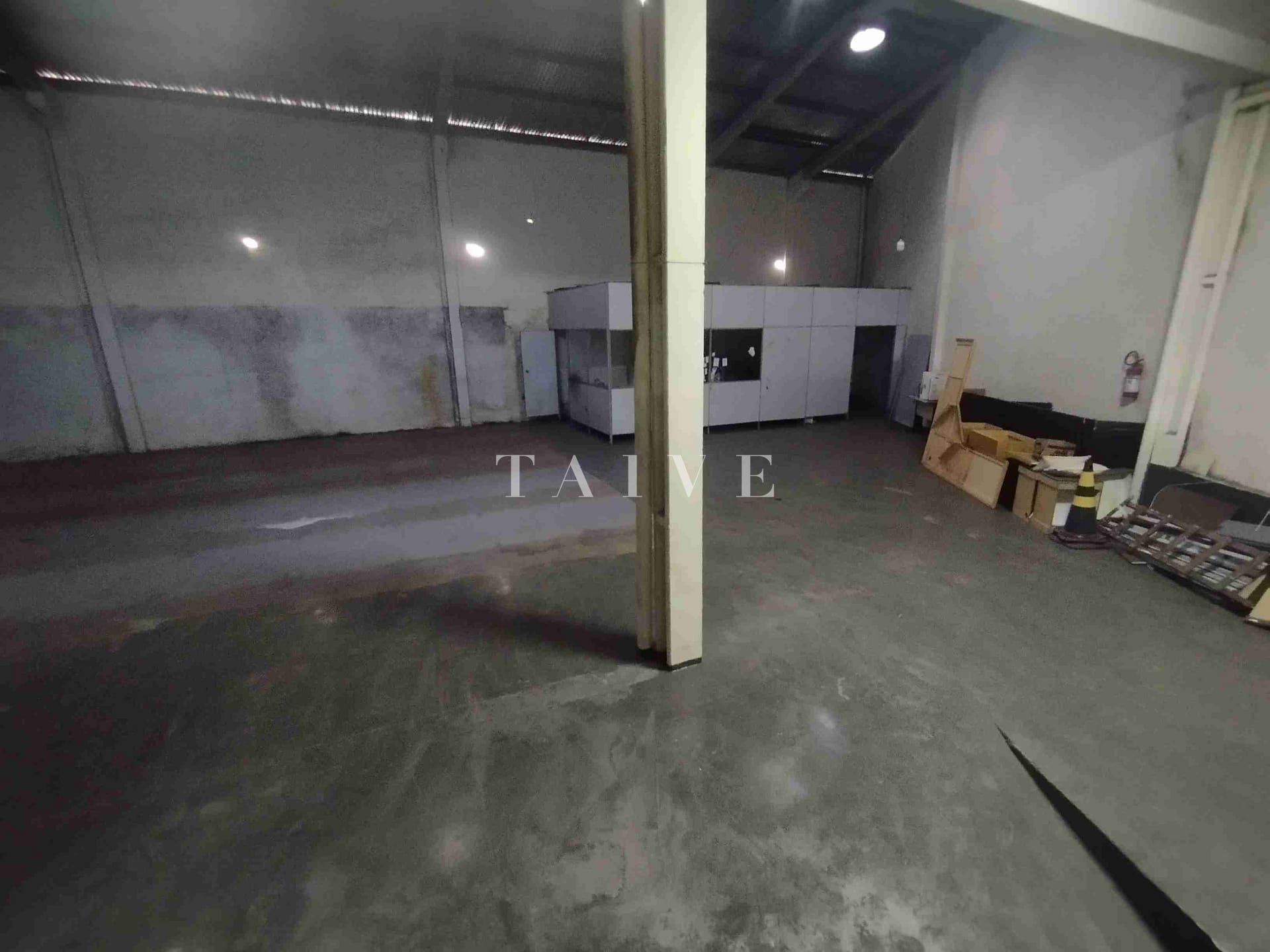 Depósito-Galpão-Armazém para alugar, 358m² - Foto 12