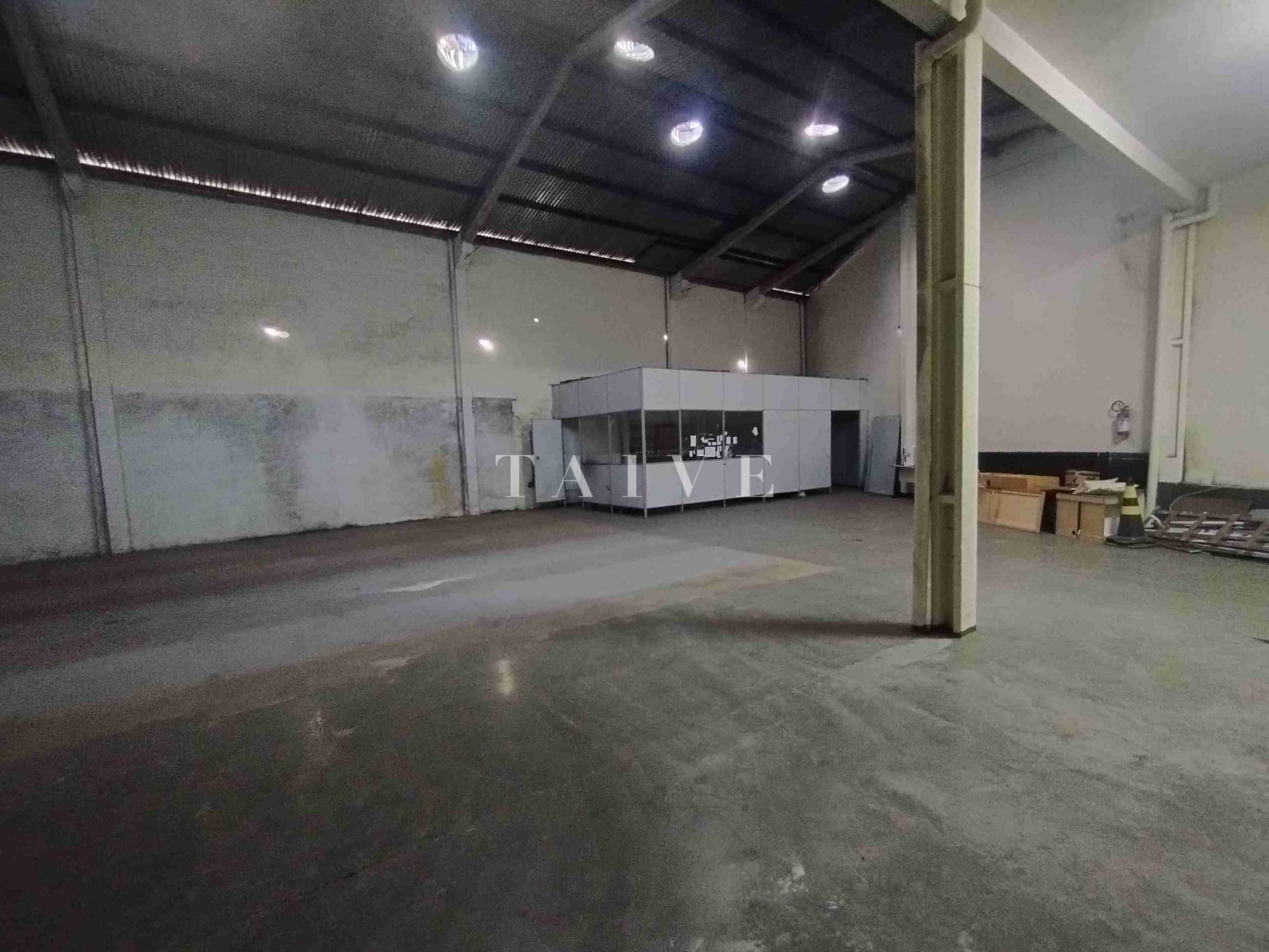 Depósito-Galpão-Armazém para alugar, 358m² - Foto 13