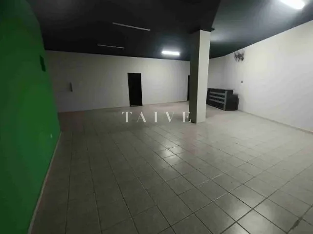 Galpão / Barracão com 400m², para alugar, no bairro Vitória em Londrina