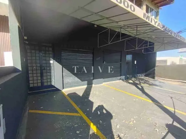 Galpão / Barracão com 400m², para alugar, no bairro Vitória em Londrina