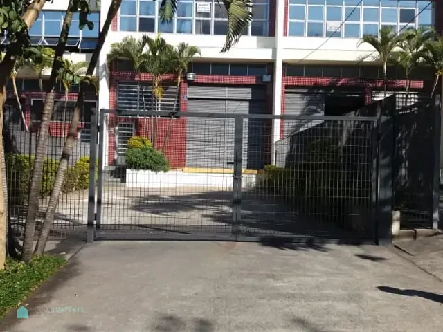 Galpão / Barracão com 950m², para alugar, no bairro Alphaville Industrial em Barueri