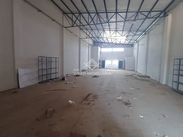 Galpão / Barracão com 300m², para alugar, no bairro Jardim Bougainville em Sinop