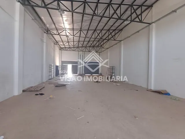 Galpão / Barracão com 300m², para alugar, no bairro Jardim Bougainville em Sinop