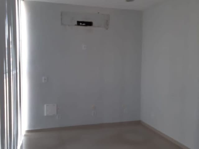 Galpão / Barracão com 360m², à venda, no bairro Granja dos Cavaleiros em Macaé