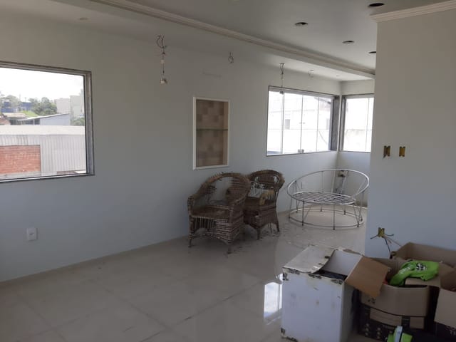 Galpão / Barracão com 360m², à venda, no bairro Granja dos Cavaleiros em Macaé
