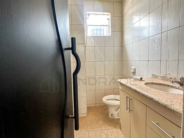 Galpão / Barracão para alugar, no bairro Loteamento Industrial Leomil em Apucarana