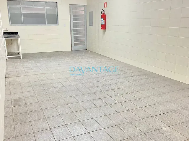 Galpão / Barracão com 1300m², para alugar, no bairro Jardim Califórnia em Barueri