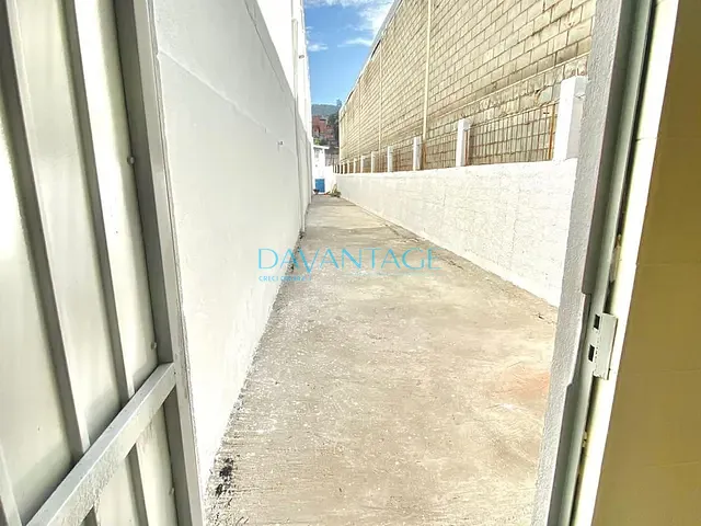 Galpão / Barracão com 1300m², para alugar, no bairro Jardim Califórnia em Barueri